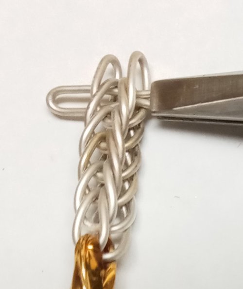 Judy Larson's Double Foxtail Chain - , Wire Jewelry Design, Making Chain, Chain Making , Loops, Wire Loop, Wrapped Wire Loop, push the new link into the chain